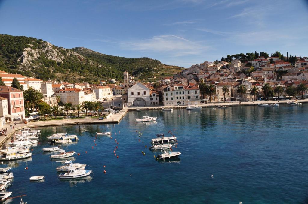 Guest House Stefica Hvar Town Exteriör bild